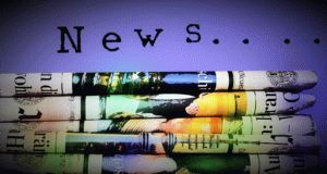 Anmeldung Info-Mail 1 Info-Mail Newsletter - gestapelte Zeitungen